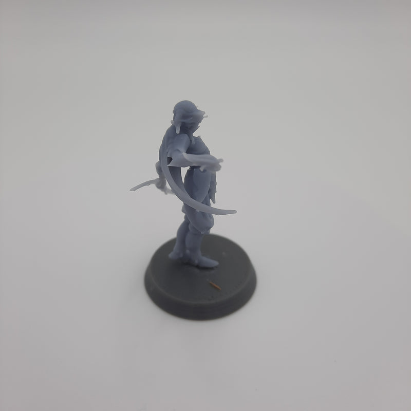 Figurine miniature - Persécutrice - DnD - Gris/Non peint