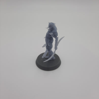 Figurine miniature - Persécutrice - DnD - Gris/Non peint