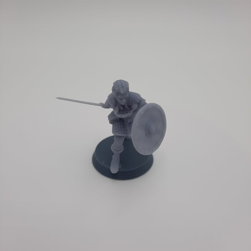 Miniature viking figurine - Lagertha the Angel of Death - Shieldmaiden - DnD - Fate of the Norns - Grey/Unpainted