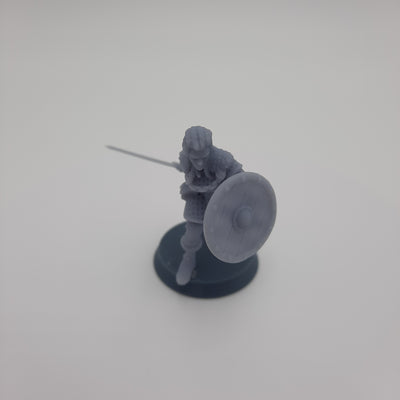 Miniature viking figurine - Lagertha the Angel of Death - Shieldmaiden - DnD - Fate of the Norns - Grey/Unpainted