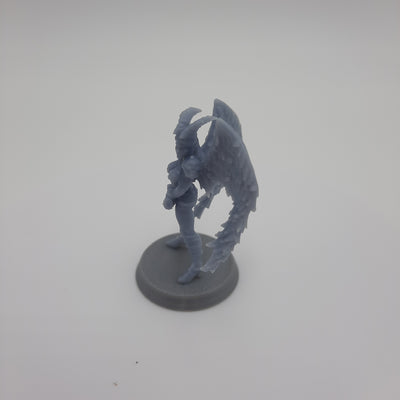 Figurine miniature - Érinye (choix de 2 modèles) - DnD - Gris/Non peint