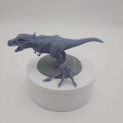 Figurine Miniature - Orc chevauchant un T-rex - DnD - Gris/Non Peint