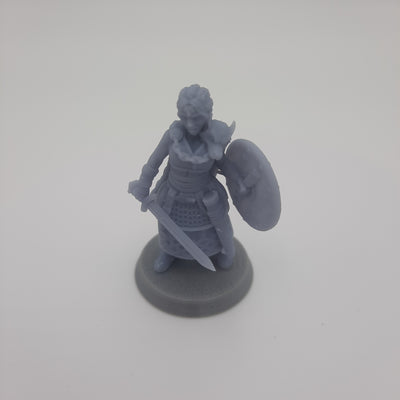 Miniature viking figurine - Elga the Seithkona- Shieldmaiden - Viking - DnD - Fate of the Norns - Grey/Unpainted