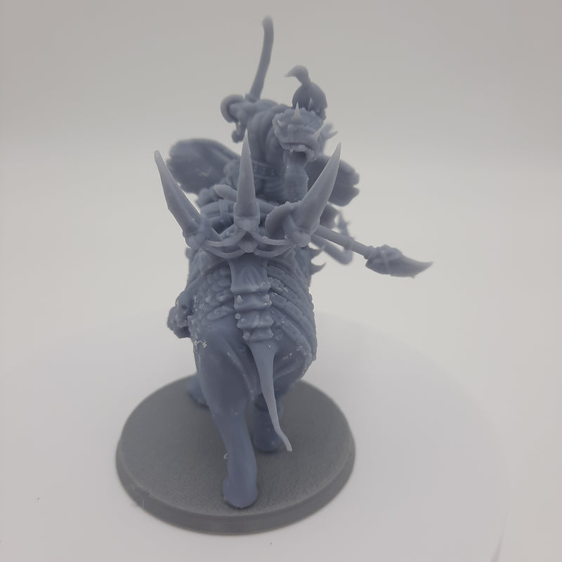 Figurine Miniature - Orc chevauchant un éléphant de guerre - DnD - Gris/Non peint