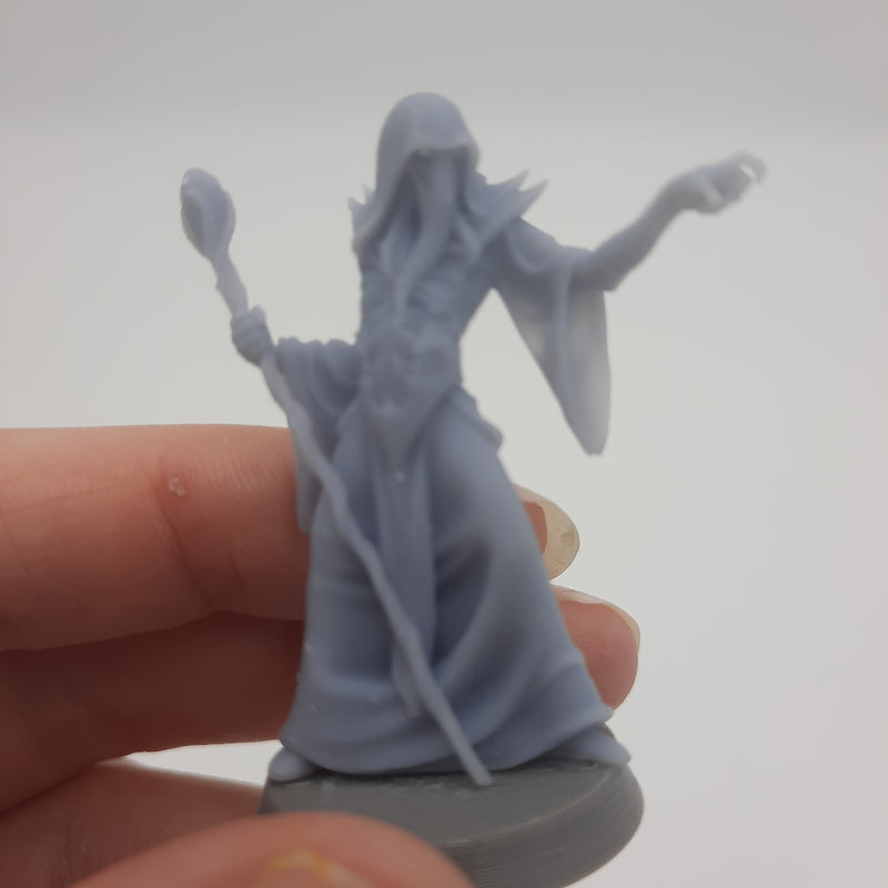 Figurine miniature - Flagelleur mental avec bâton (Mind Flayer) - DnD - Gris/Non peint