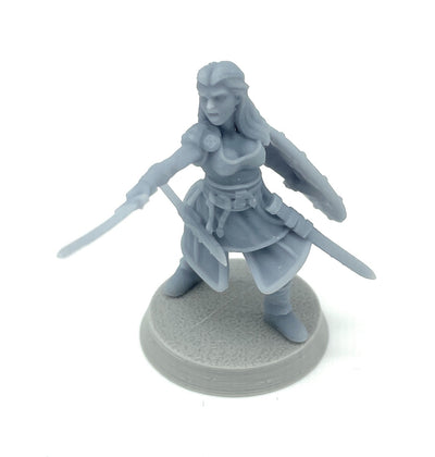 Figurine miniature Viking - Varghesa la Valkyrie - DnD - Fate of the Norns - Gris/Non peint