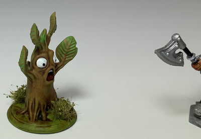 Figurine miniature - Sylvanien, jeune surpris (Treant) - DnD - Gris/Non peint